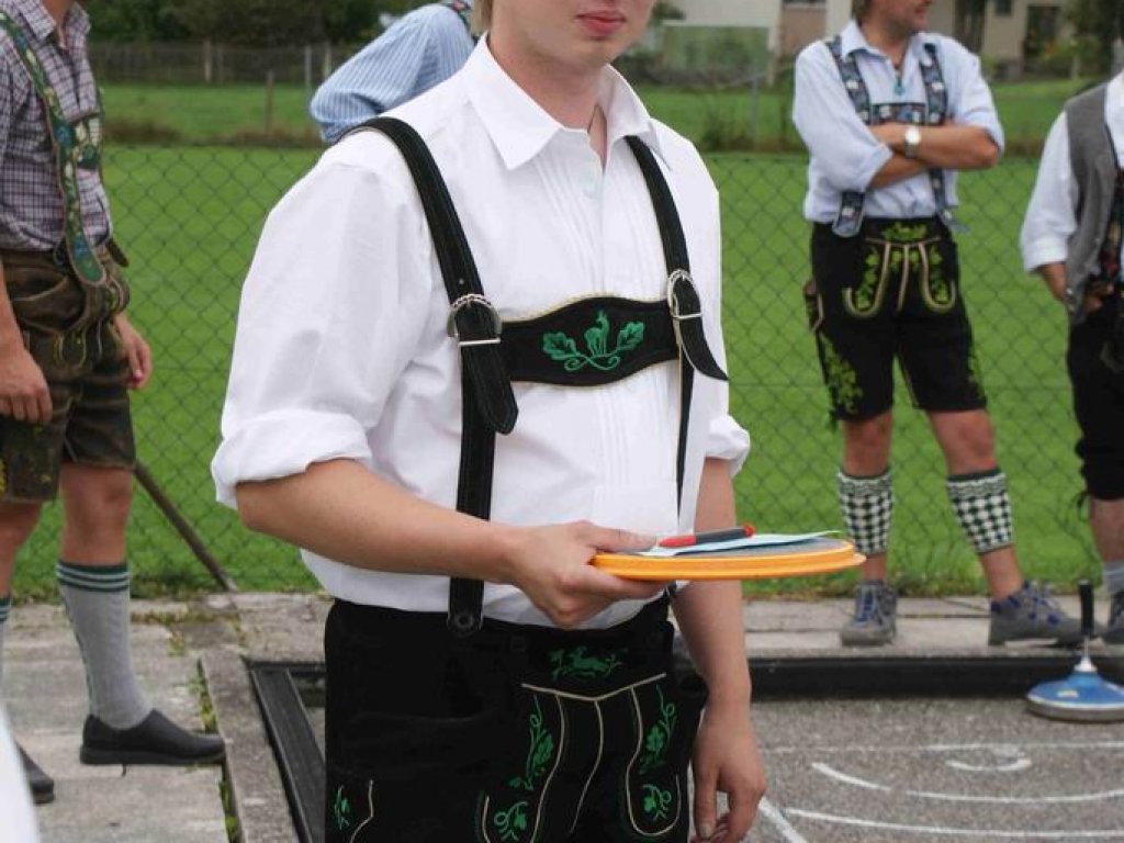 Dirndl &amp; Lederhosenturnier
